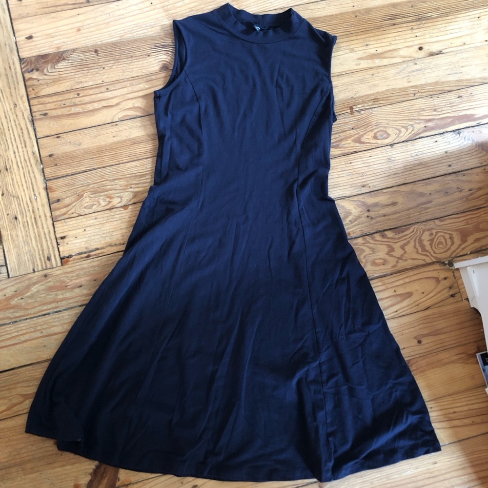 *SALE* Uniqlo Sleeveless Mock Turtleneck Navy Knee-Length Dress size M